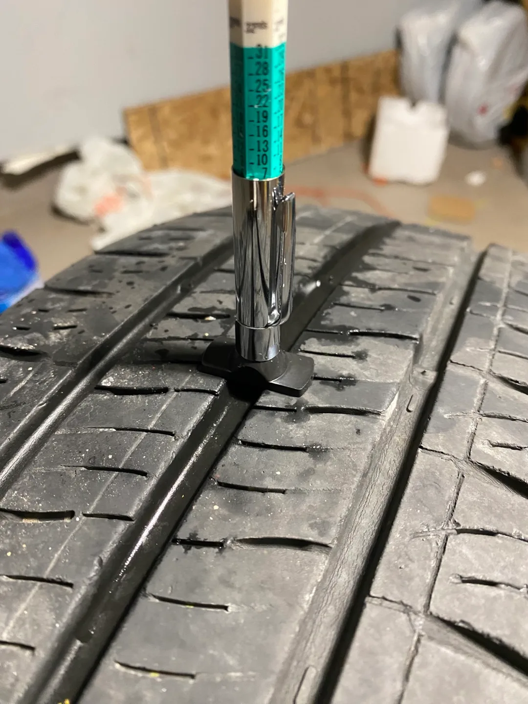 4x Used 16" Silver Alloy Rims with Kumho Solus Tires image indicator(5)