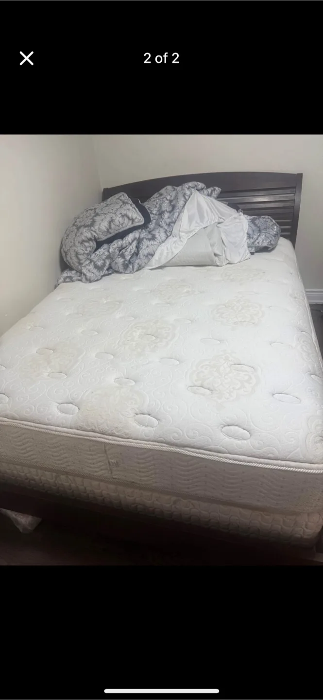 Queen Mattress free good condition thumbnail