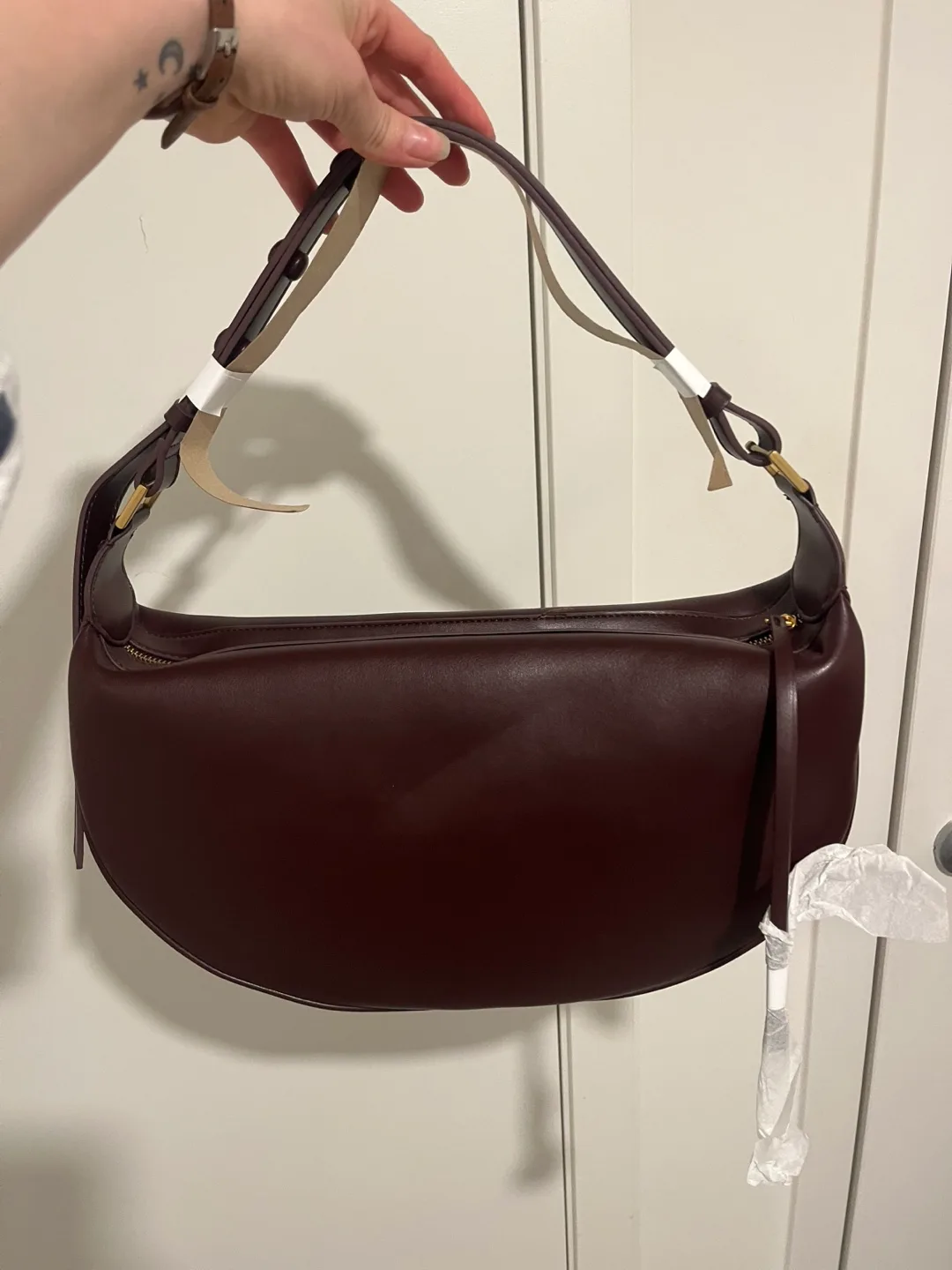 Zara Burgundy Half-Moon Bag image indicator(2)