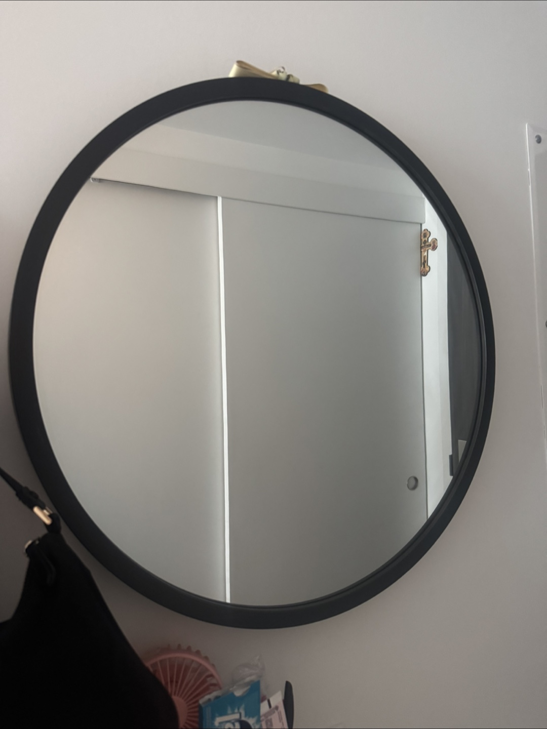 Black Round Mirror
