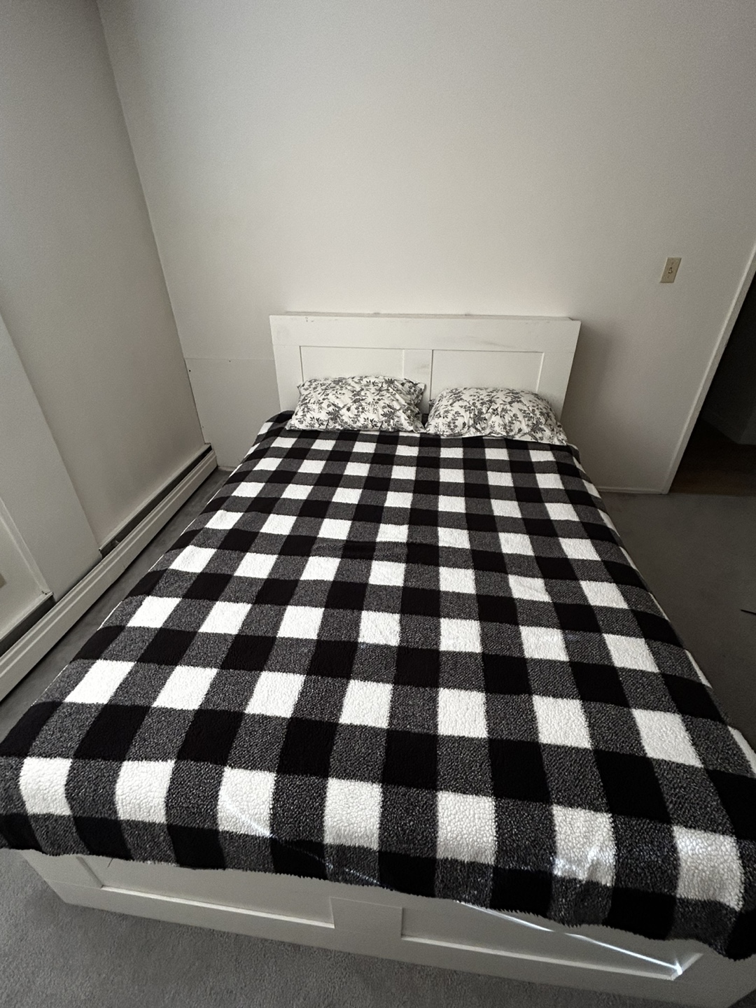 White Double Bed Frame with Built-in Shelves and Drawers - photo 2