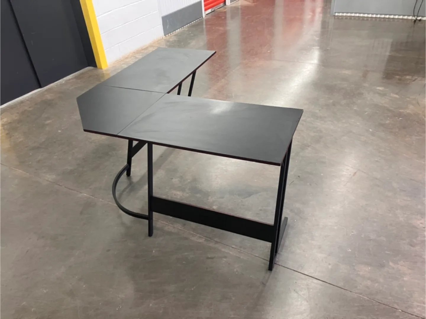 Black Corner Computer Desk image indicator(3)