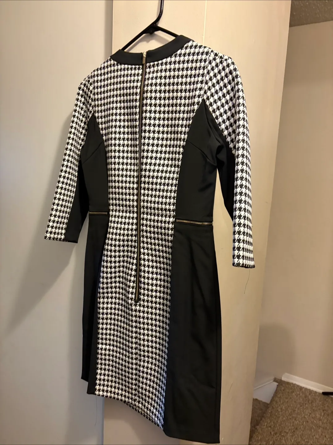 Black and White Houndstooth Dress image indicator(2)