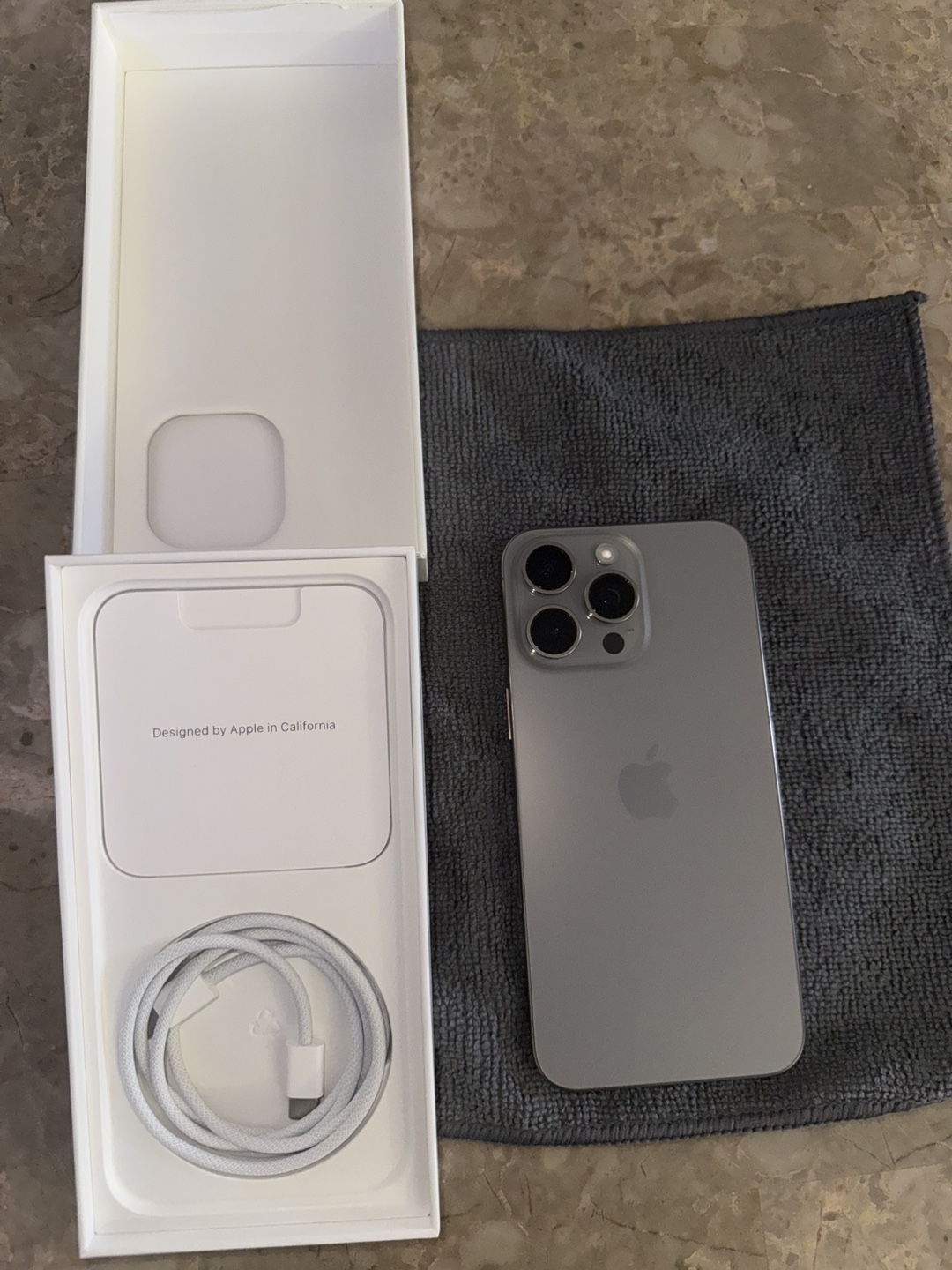 15 Pro Max Natural Titanium 256GB Factory Unlocked - photo 3