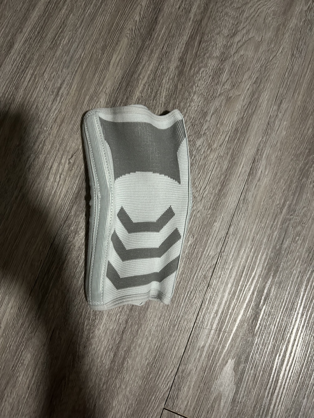 Knee brace