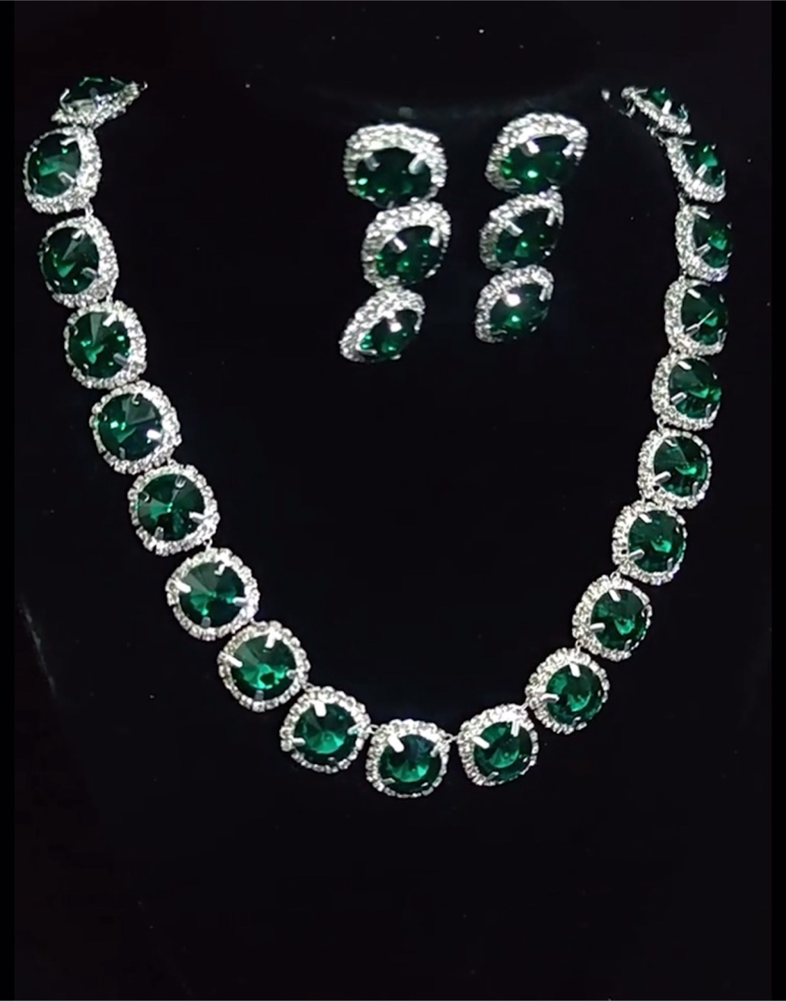 Stunning Emerald Green Crystal Necklace and Earrings Set