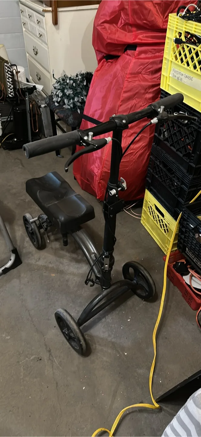 Knee Scooter thumbnail