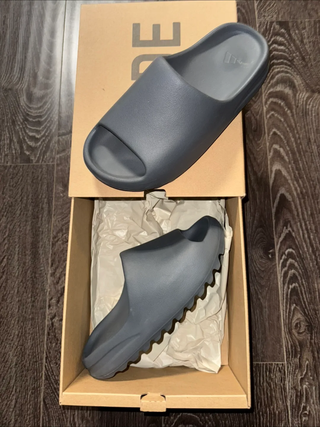 Yeezy Slide Size 9 thumbnail
