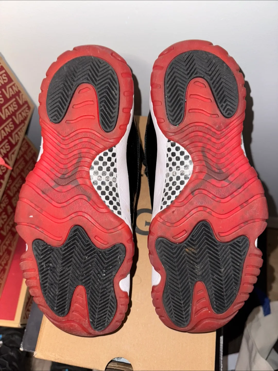 Air Jordan 11 Retro 'Bred' image indicator(2)