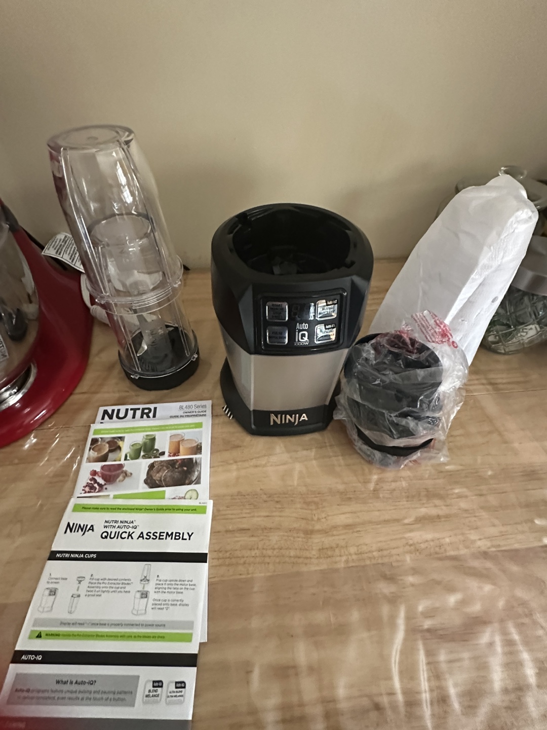 Ninja Auto iQ 1000W Blender with Nutri Ninja Cups