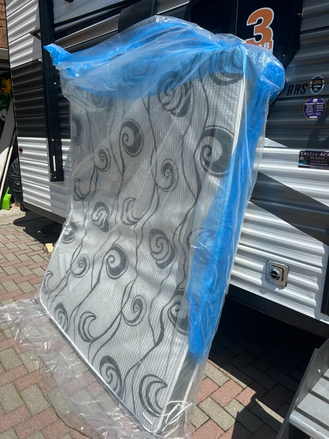 Like new Mattress - queed Size image indicator(2)