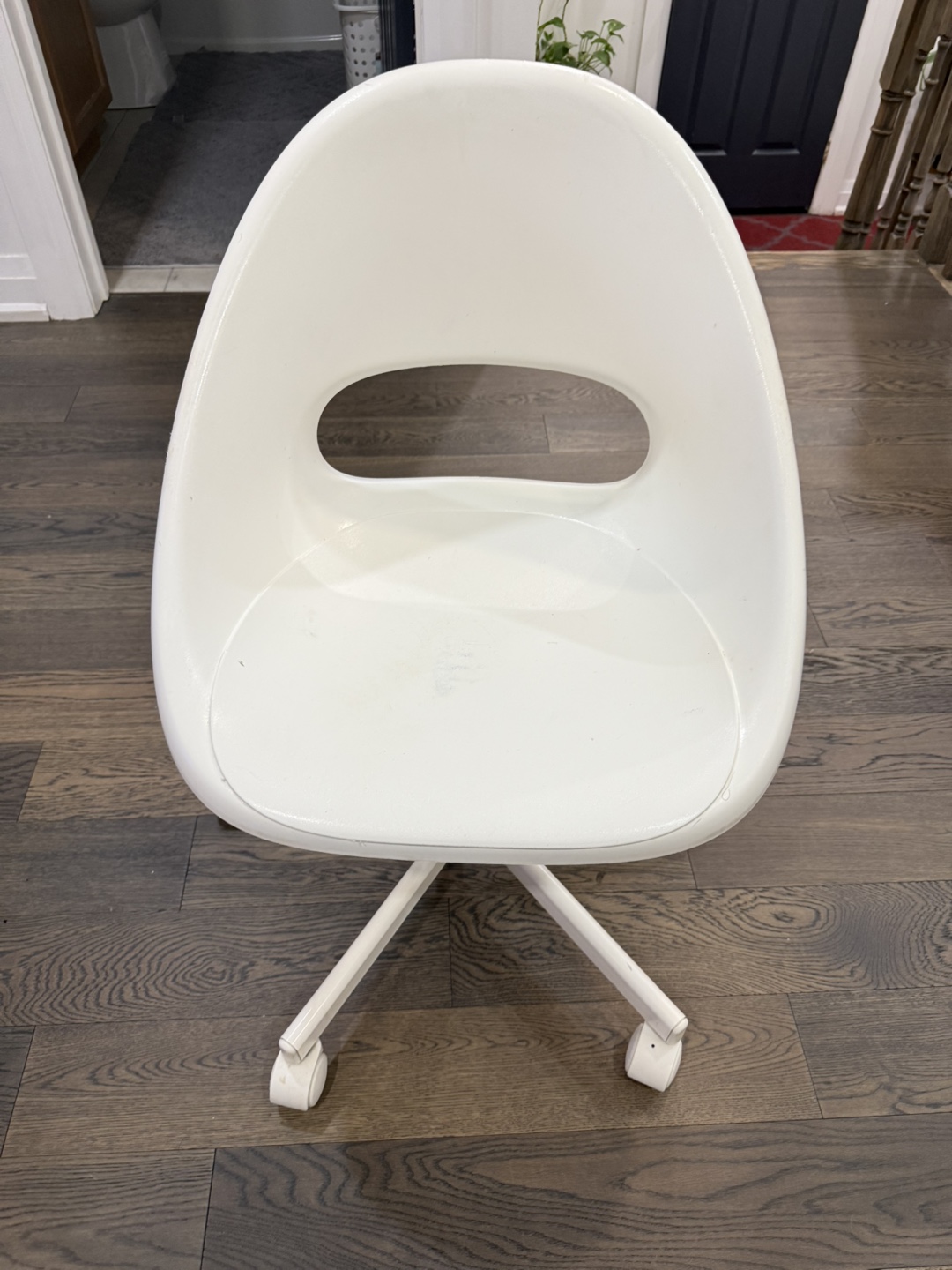 White Swivel Chair - photo 2