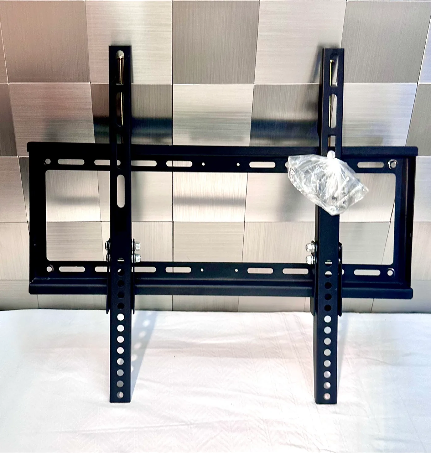 TV Wall Mount Bracket image indicator(2)