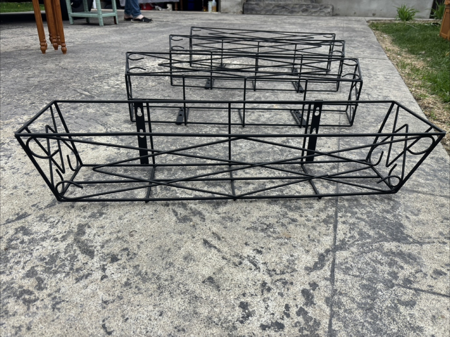 Gorgeous cast aluminum planter boxes $25 each! - photo 5