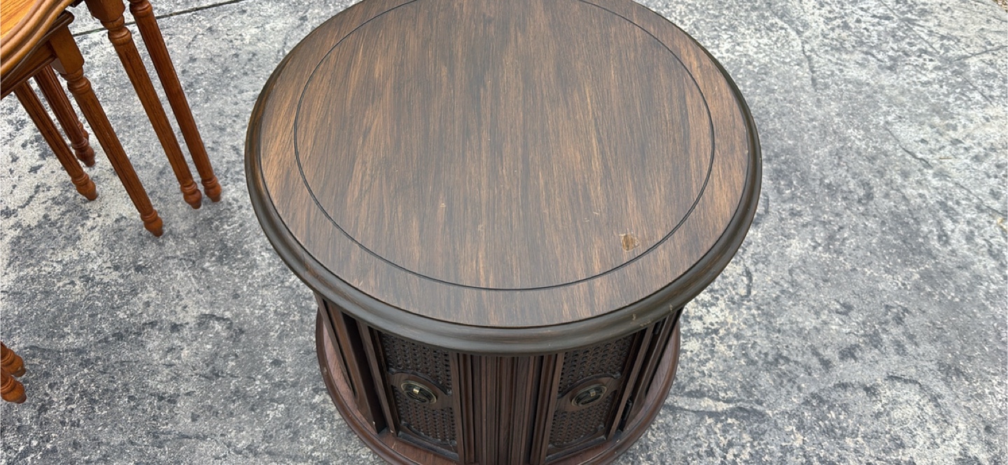 70s circular end/ side table - photo 2