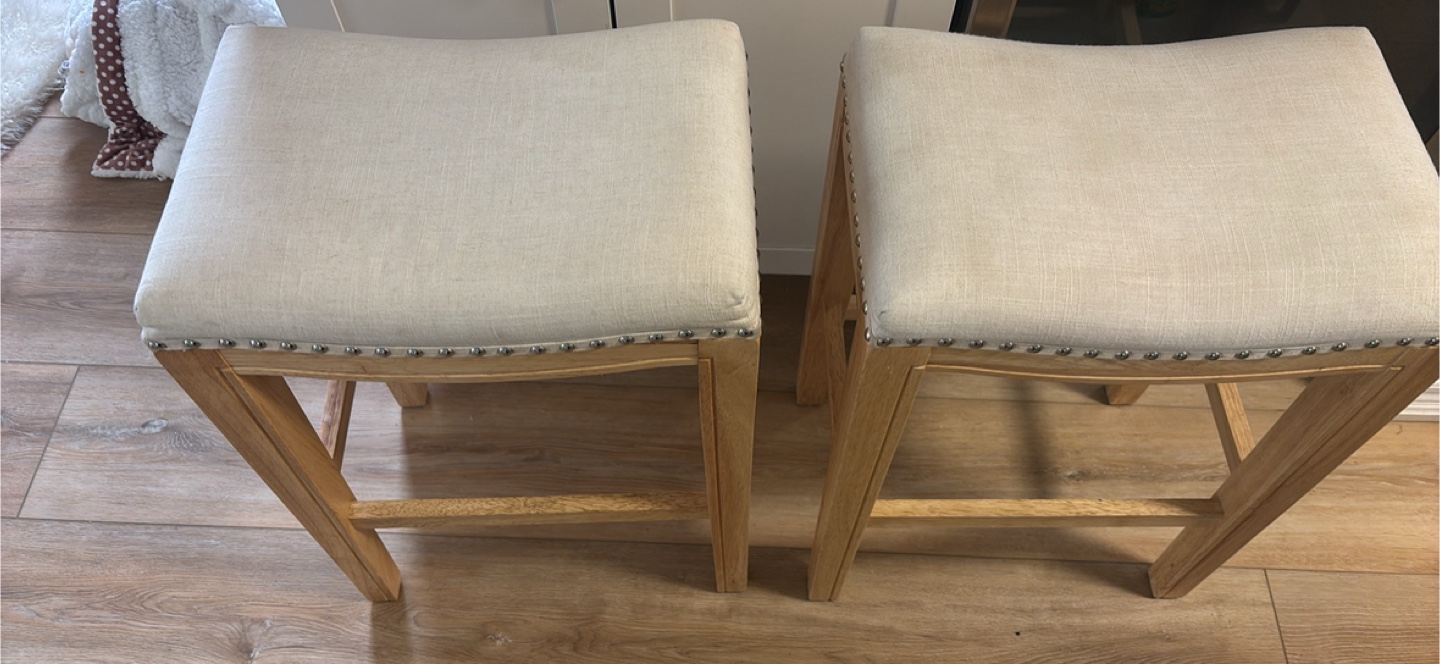 Pair of gorgeous sold counter height stools $40 for the pair - photo 2