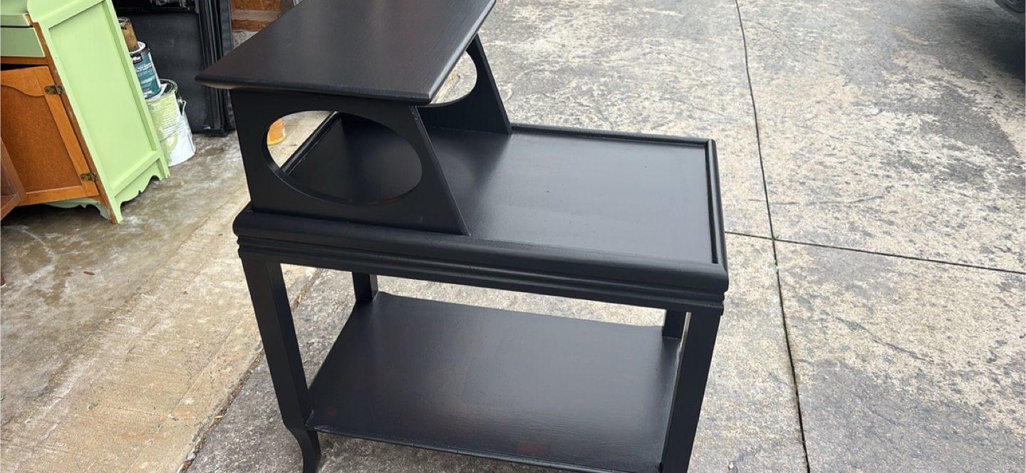 Vintage 2 tier wood table - photo 4