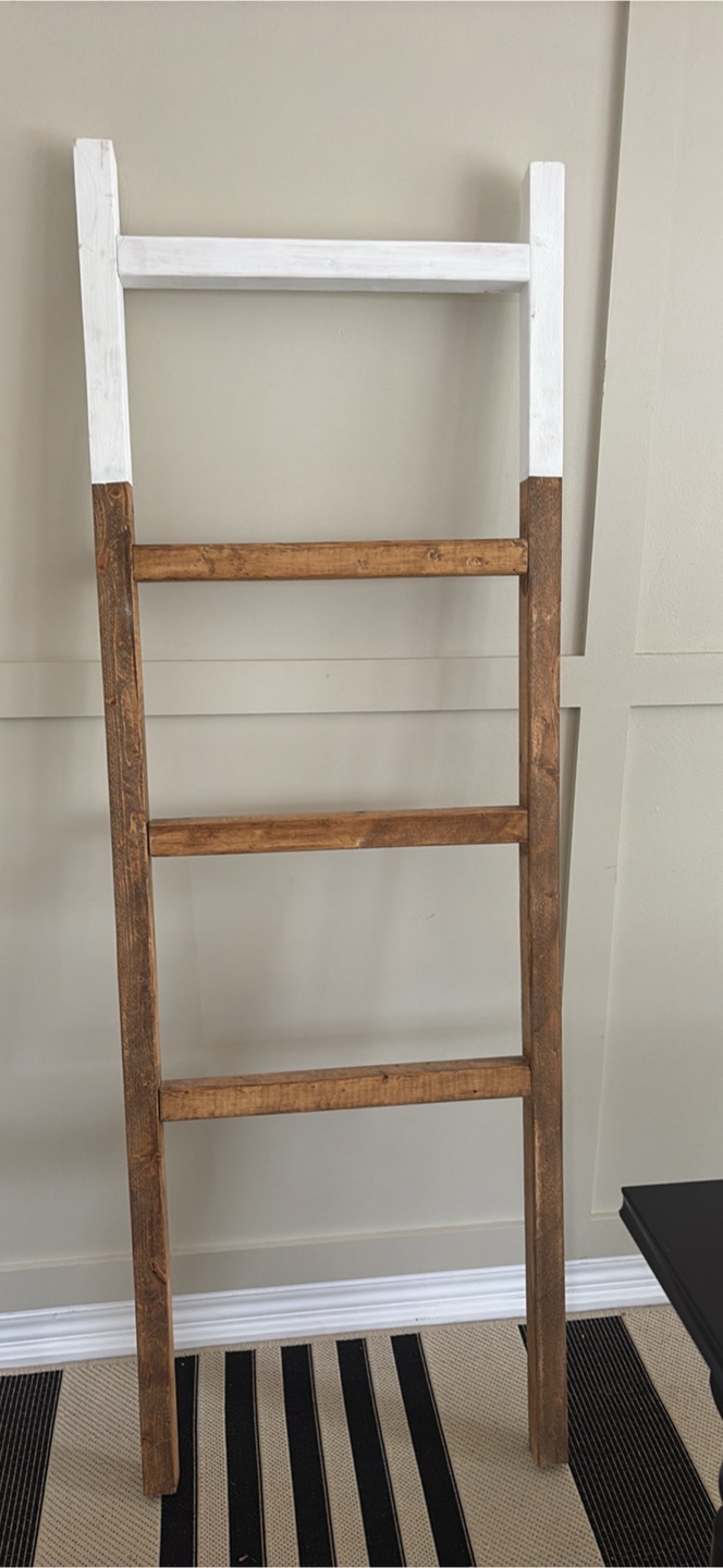 Gorgeous Farmhouse 5 foot  wood decorative ladder - photo 3