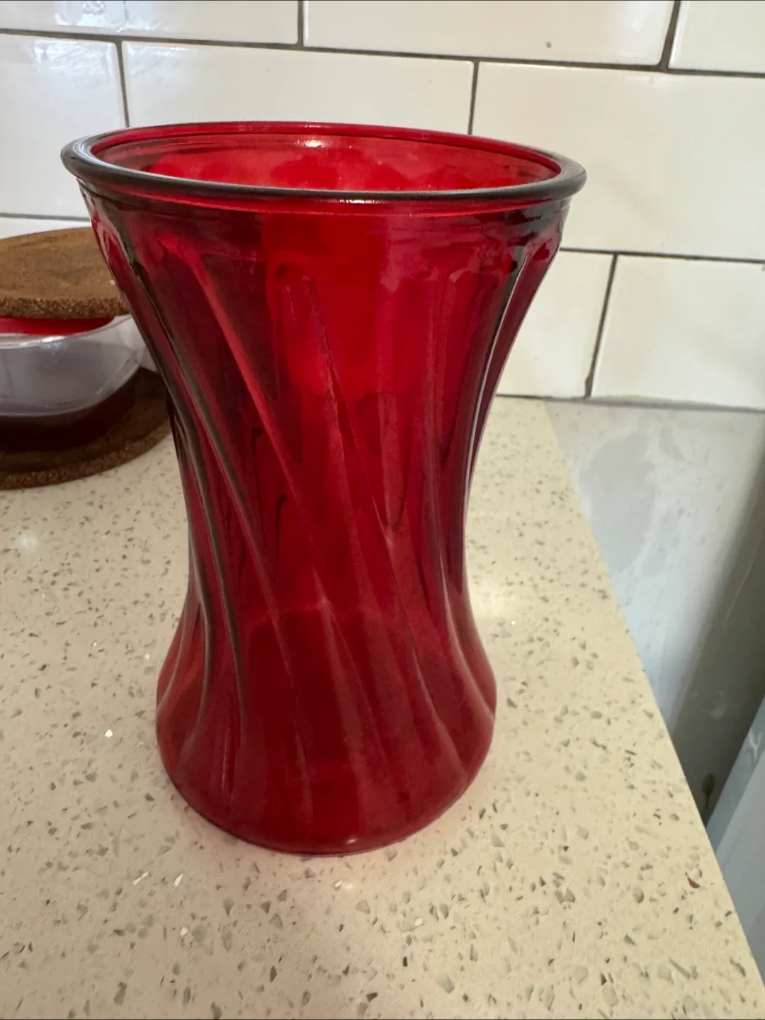 Red Glass Vase image indicator(2)