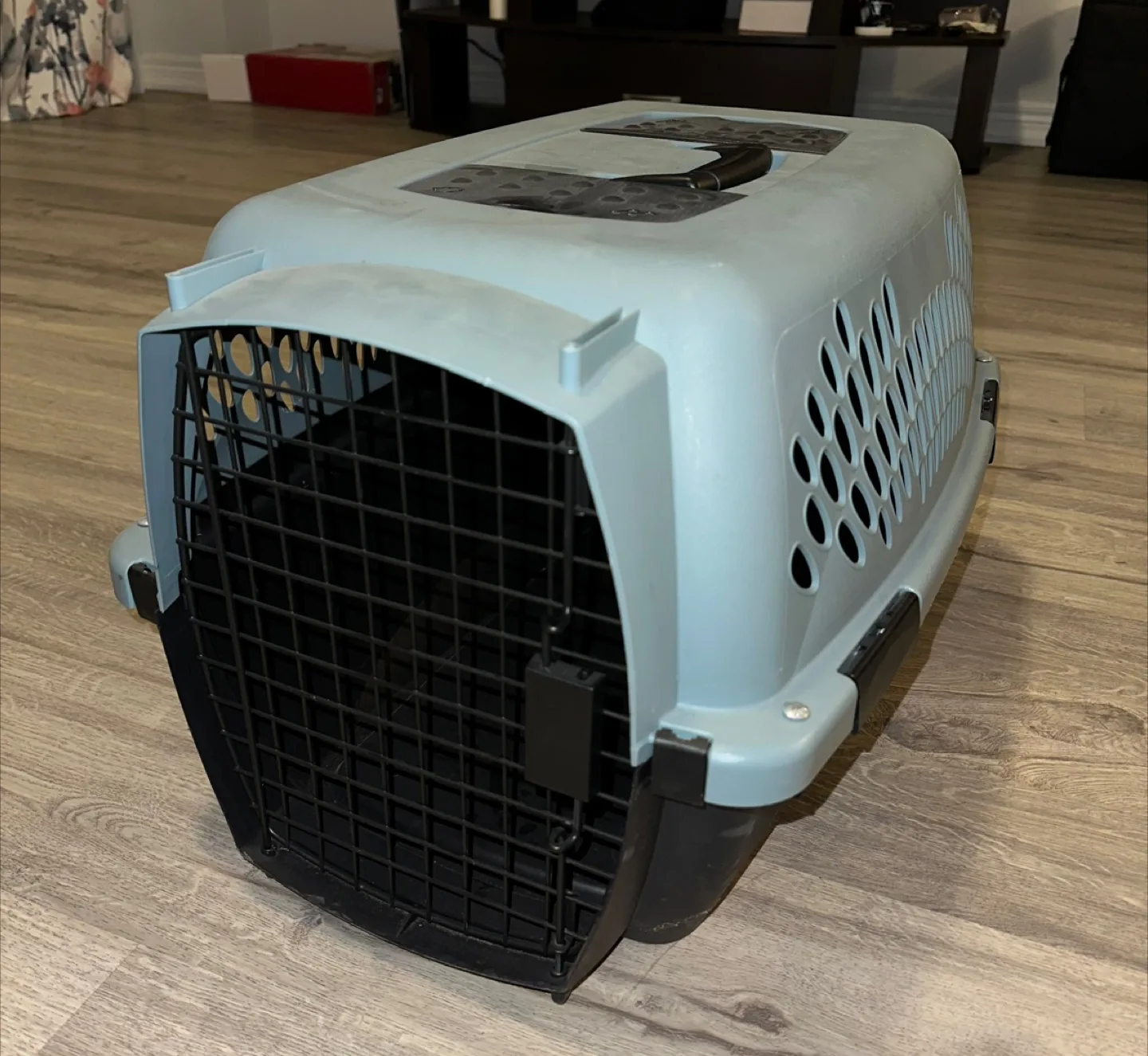 Small dog/cat kennel thumbnail