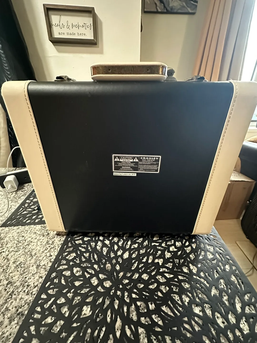 Crosley CR6019A-BK Portable Suitcase Record Player image indicator(7)