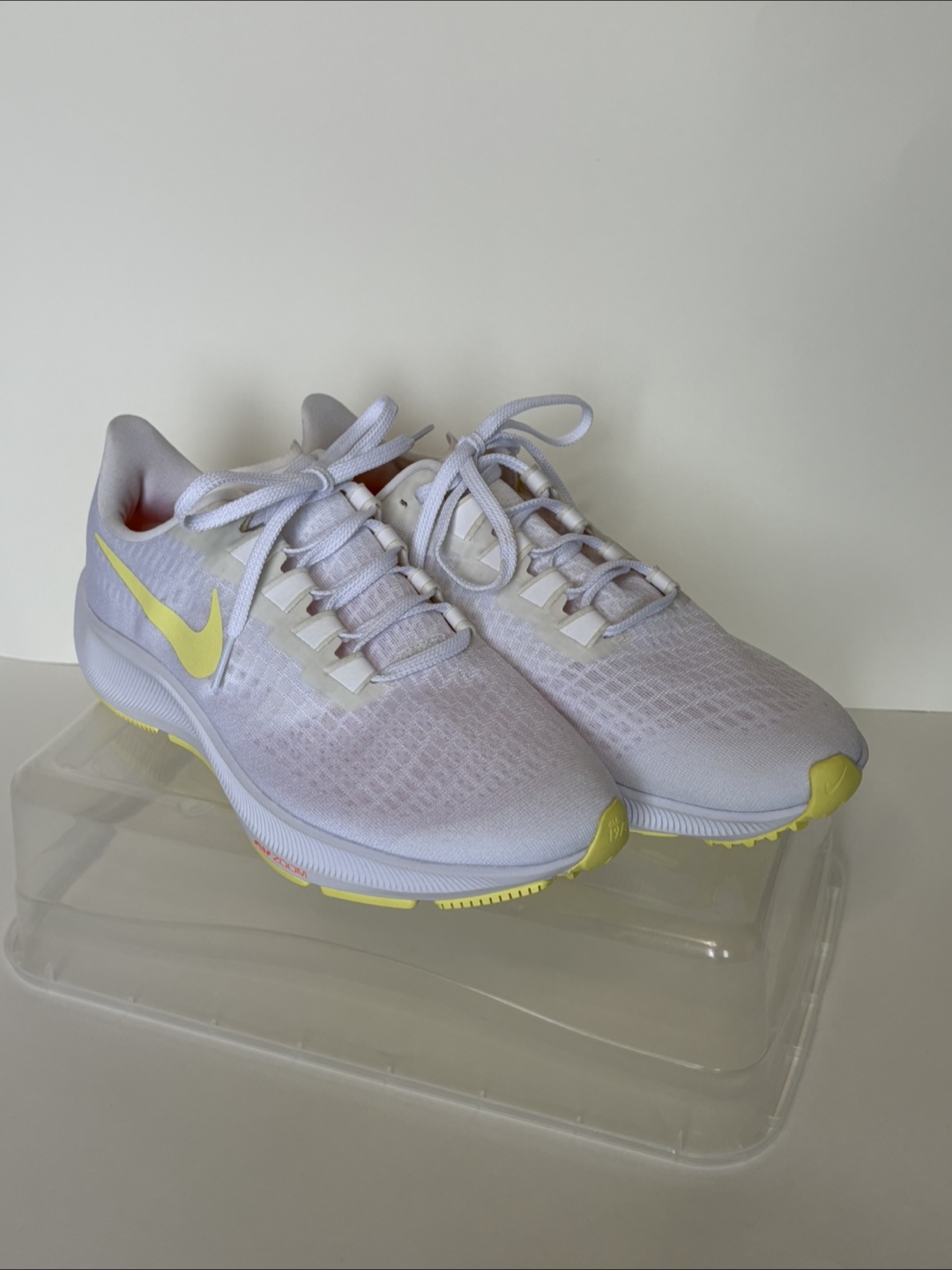 Women’s Nike running shoes - photo 2