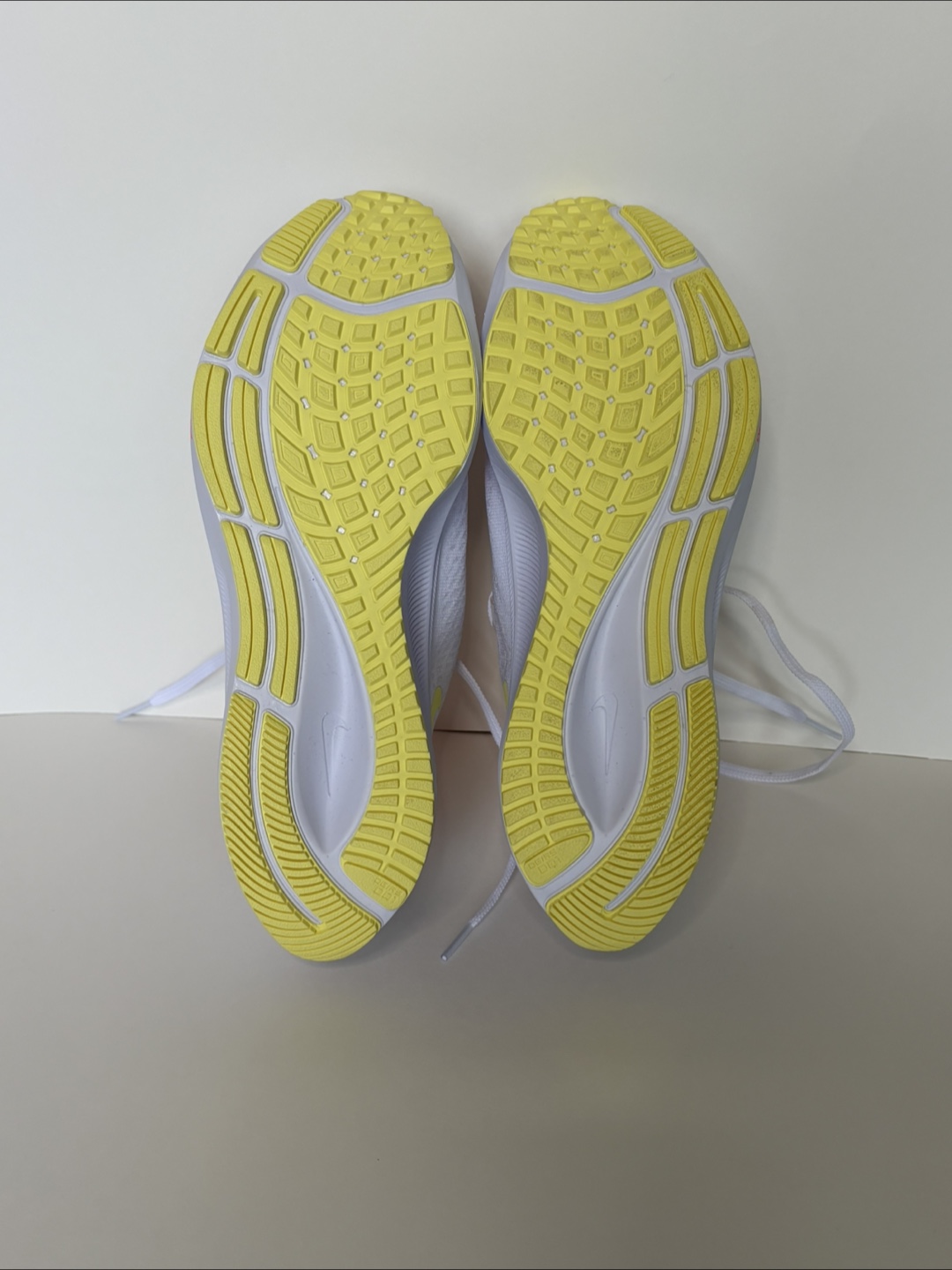 Women’s Nike running shoes - photo 4