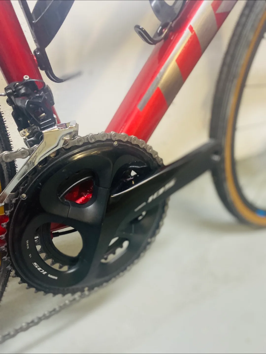 Trek Domane AL5 Gravel Bike image indicator(3)