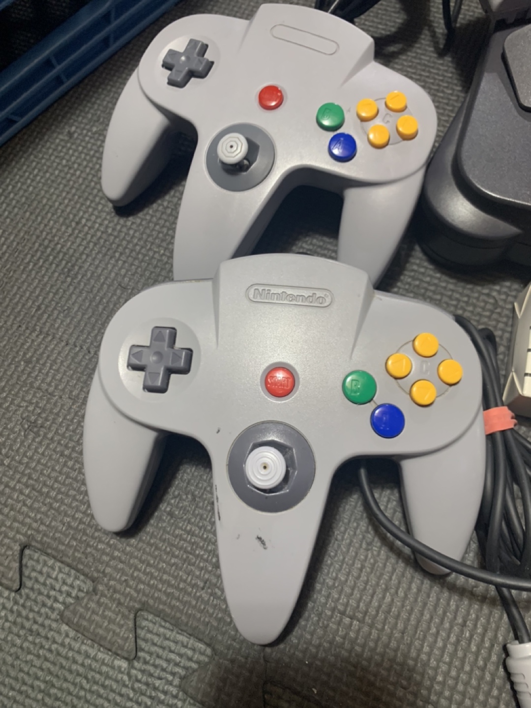 Nintendo 64 Console with Two Controllers and Madden 99 - photo 3