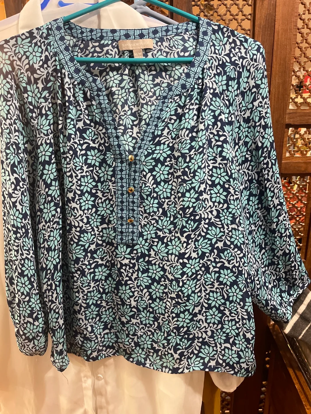 Banana Republic Women's Size M/M Floral Blouse thumbnail