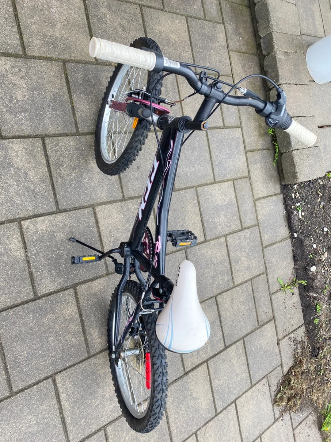 CCM R20 Girls' Bike image indicator(3)