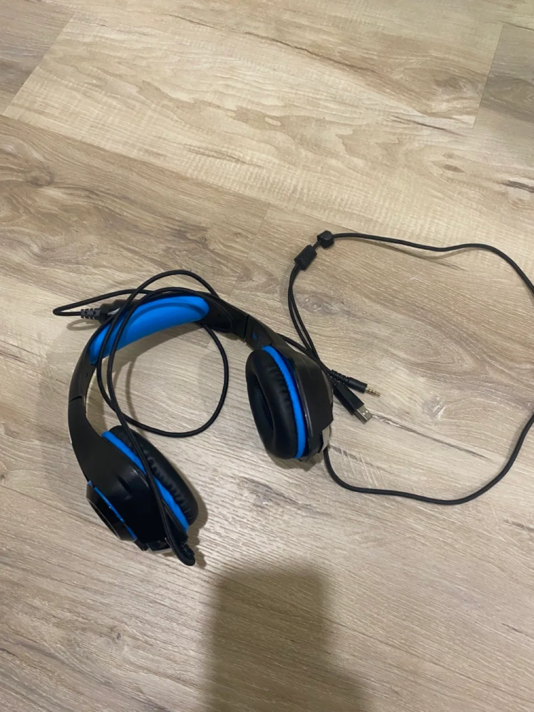 Roccat Kave XTD Stereo Gaming Headset image indicator(3)