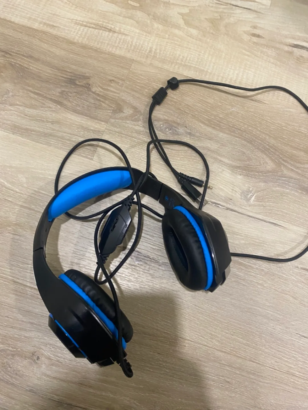 Roccat Kave XTD Stereo Gaming Headset image indicator(2)