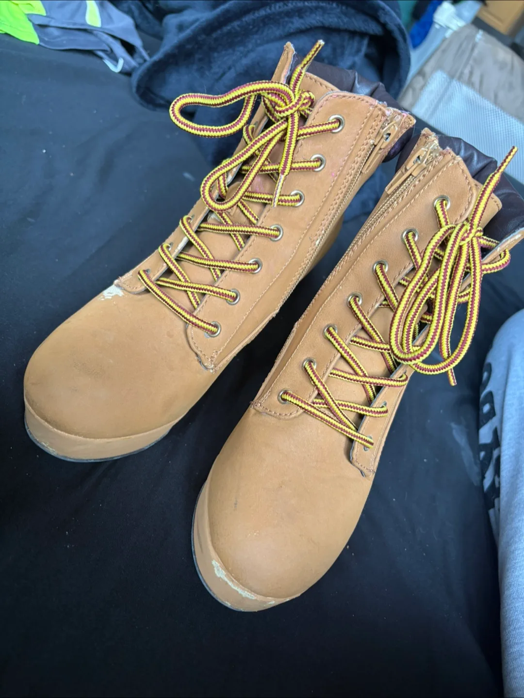 Steve Madden boots thumbnail
