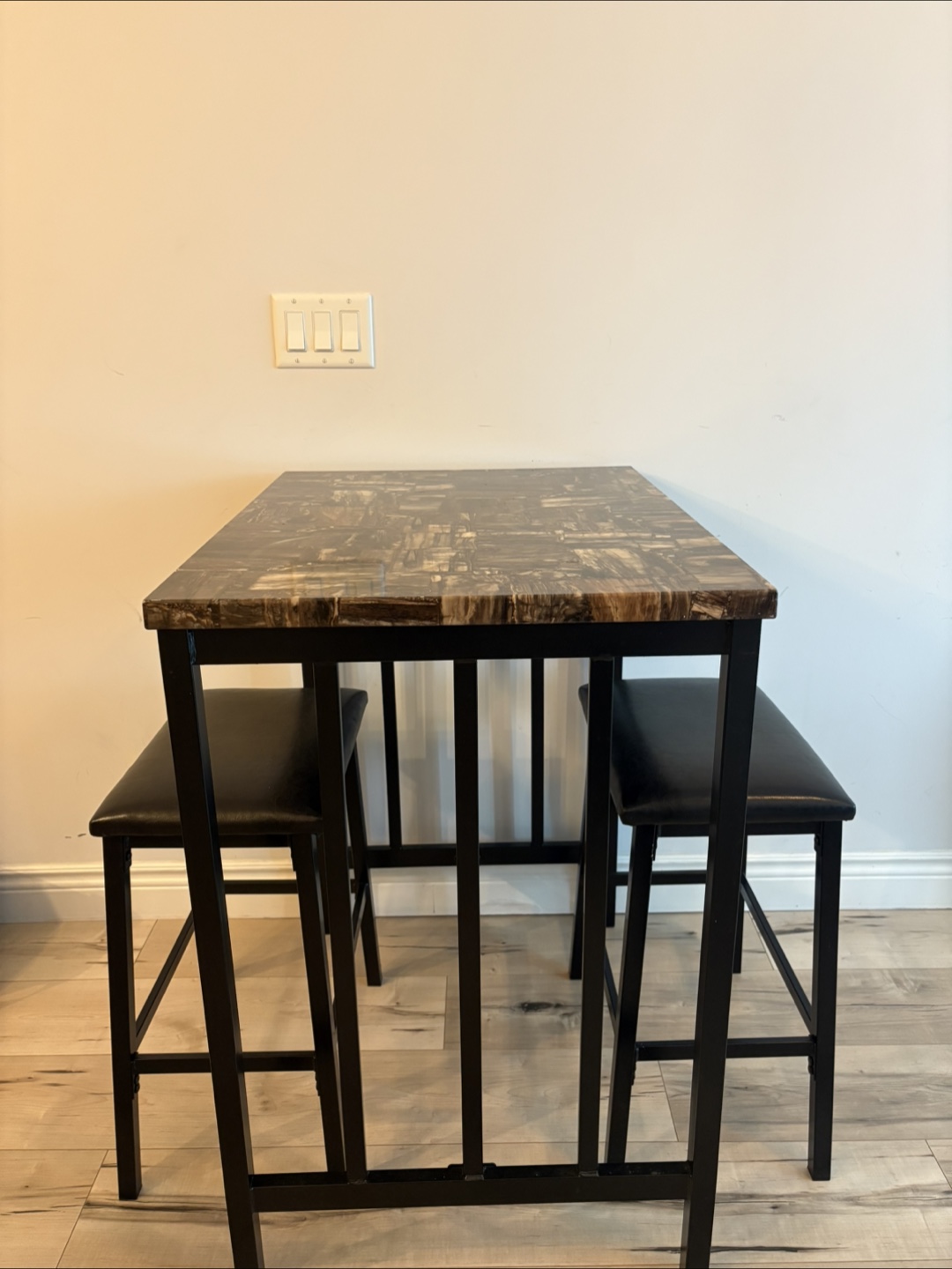 High Top Dining Table with two stools - photo 2