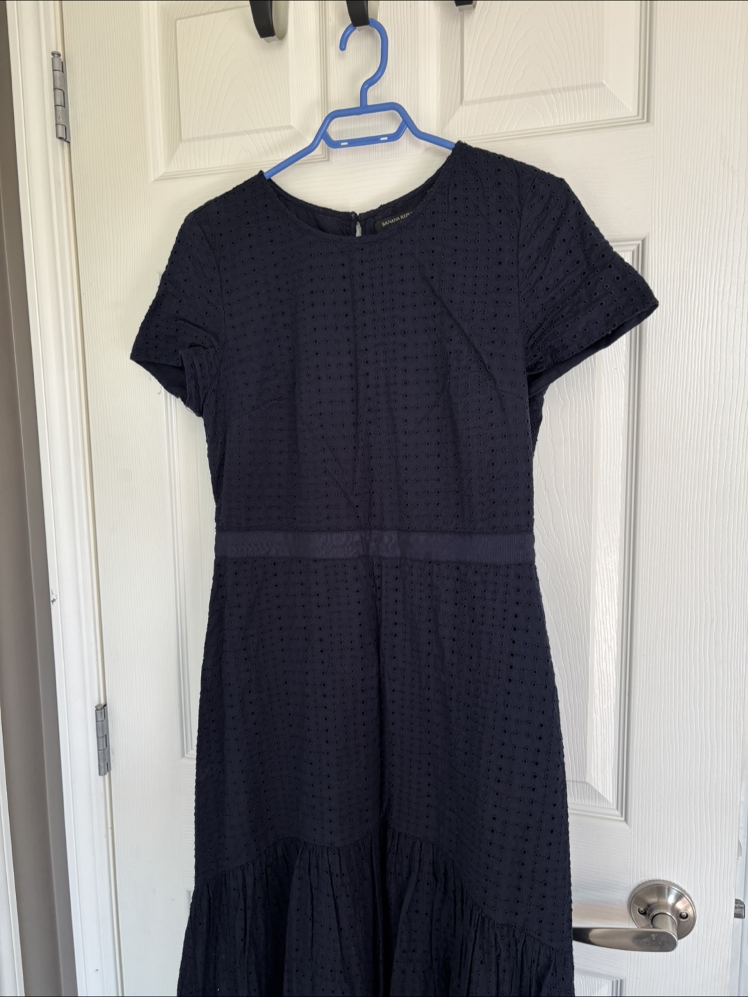 Banana Republic Eyelet Dress, Size 8 - photo 2