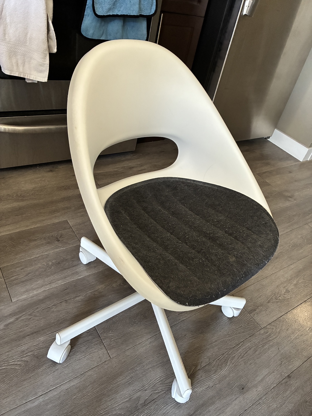 IKEA Swivel Chair with Pad | Fixed height - photo 4