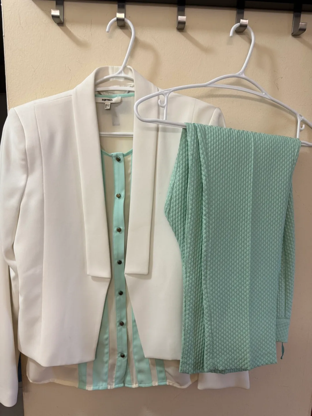 Business Outfit L/M image indicator(6)