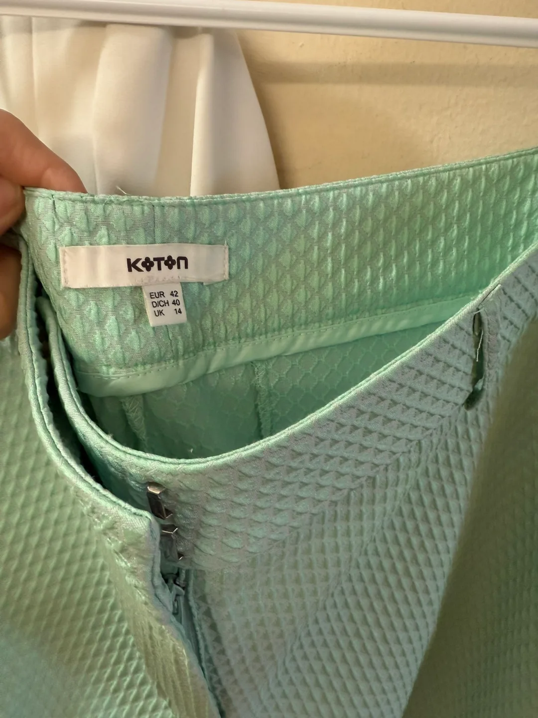 Business Outfit L/M image indicator(3)