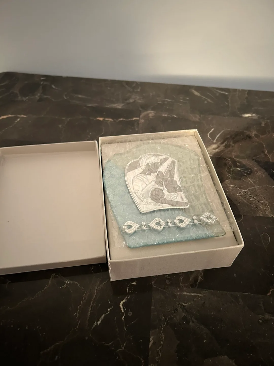 First Communion keepsake - Blue and silver glass plaque image indicator(3)