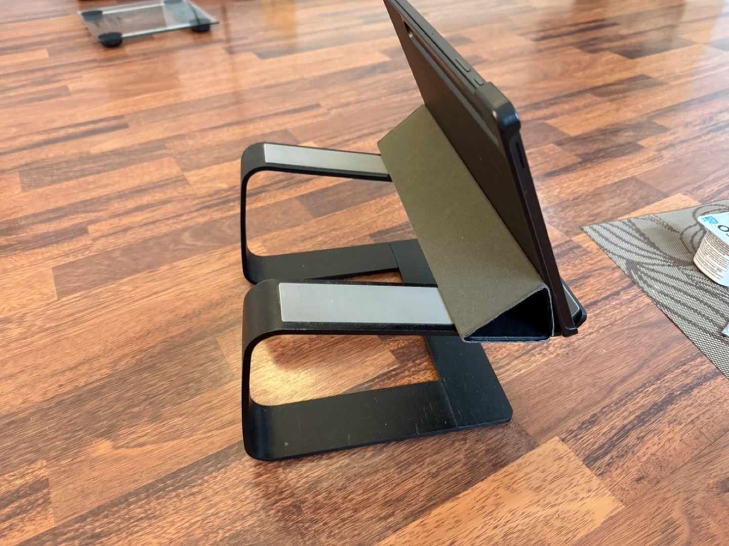 Laptop and Tablet Stand - Adjustable Height - photo 4