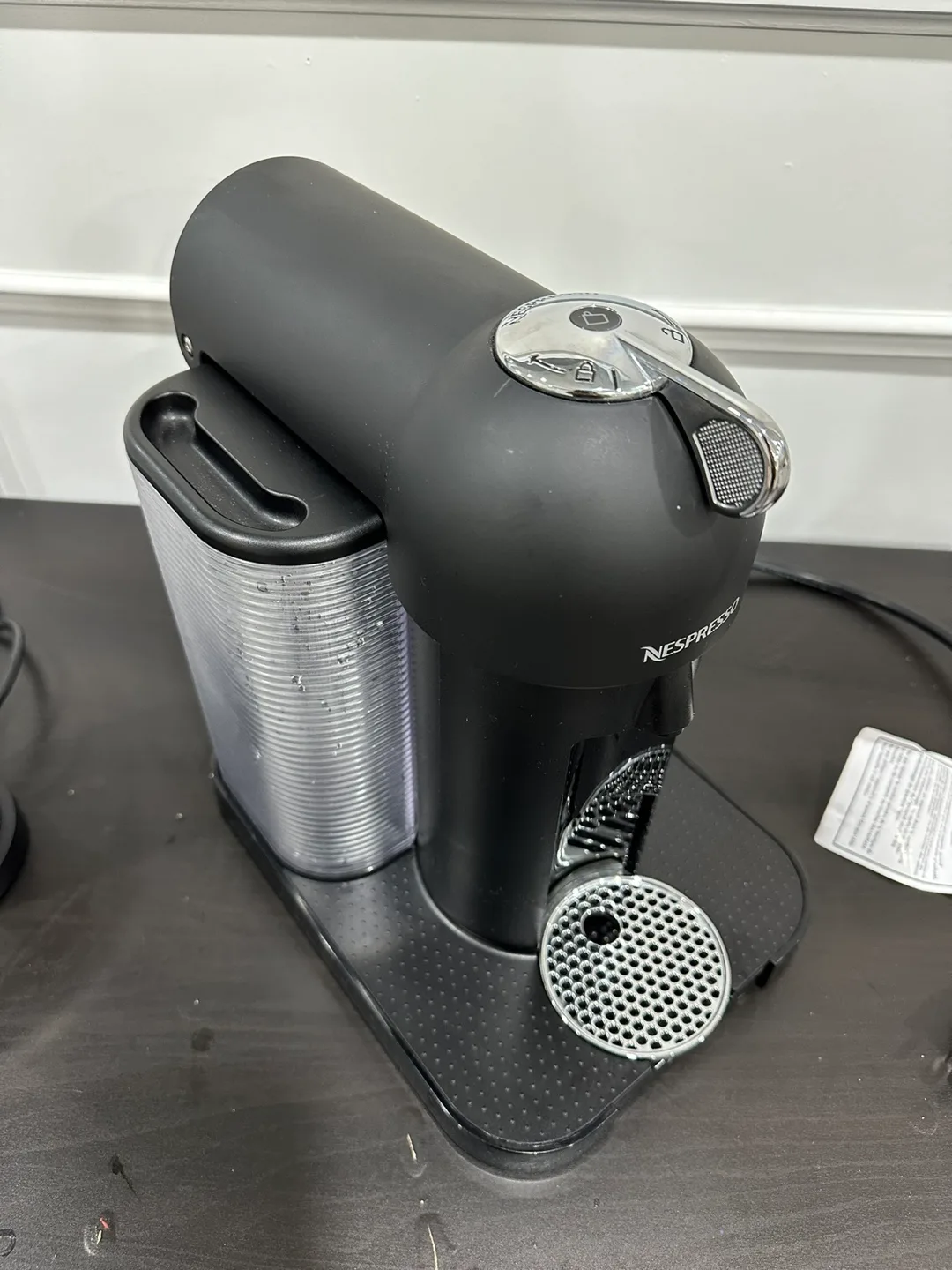 Nespresso Vertuo Round Machine with Aeroccino image indicator(2)