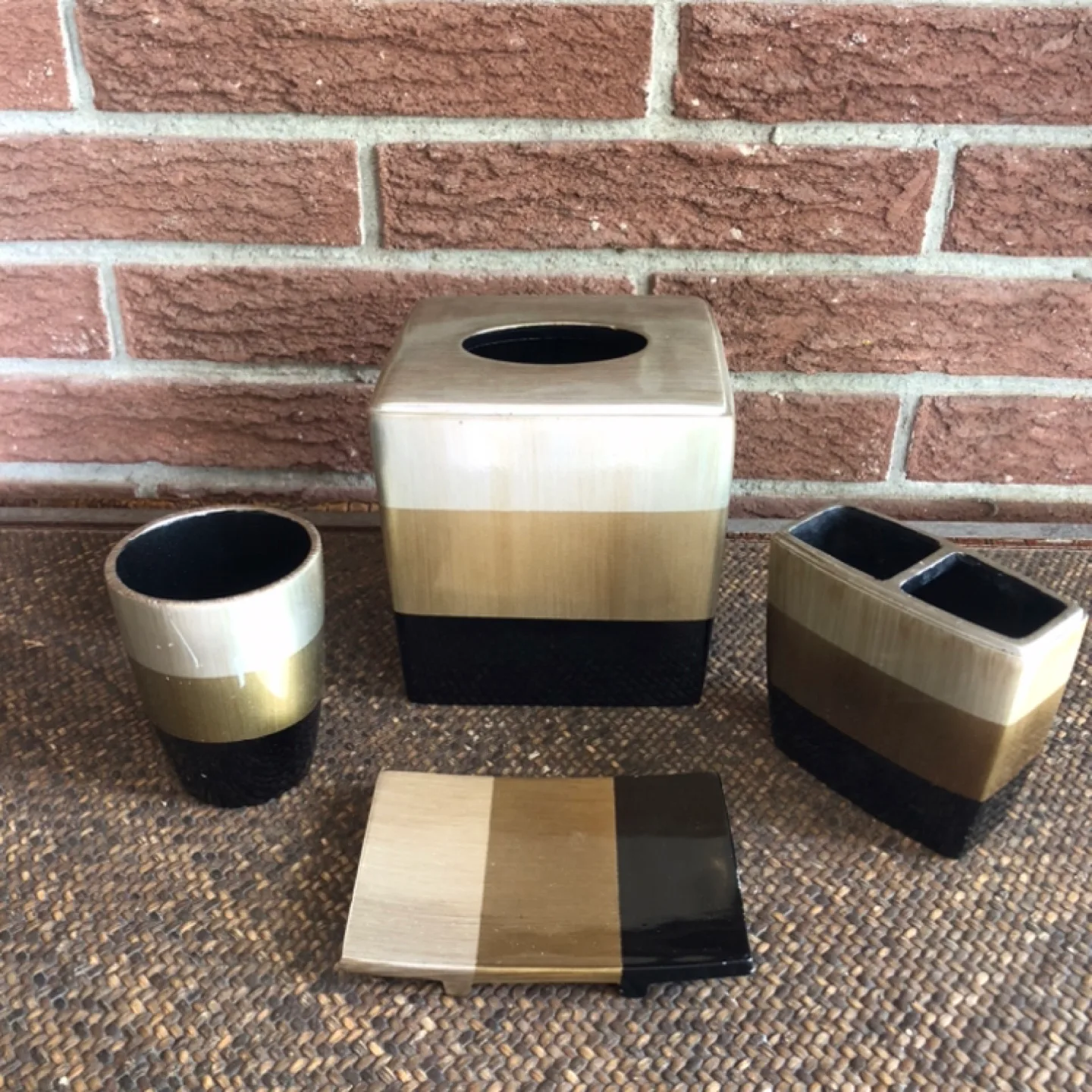 Modern 4-Piece Bathroom Accessory Set - Gold, Black & Silver. 🏒 thumbnail