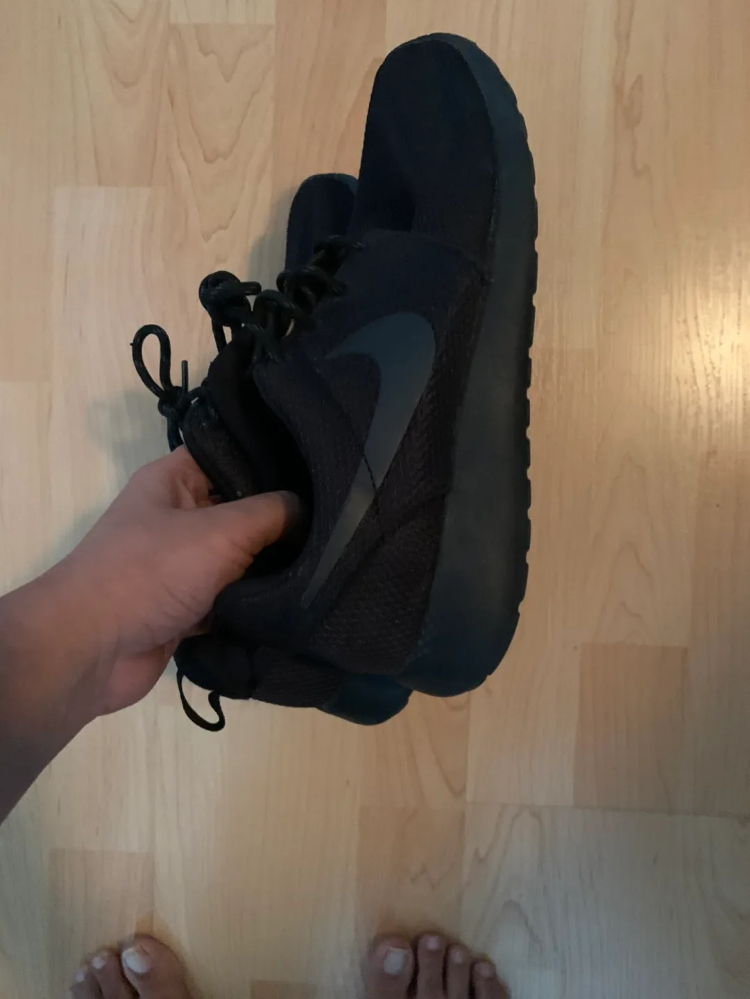 Nike Roshe One Casual Shoes - Black image indicator(2)