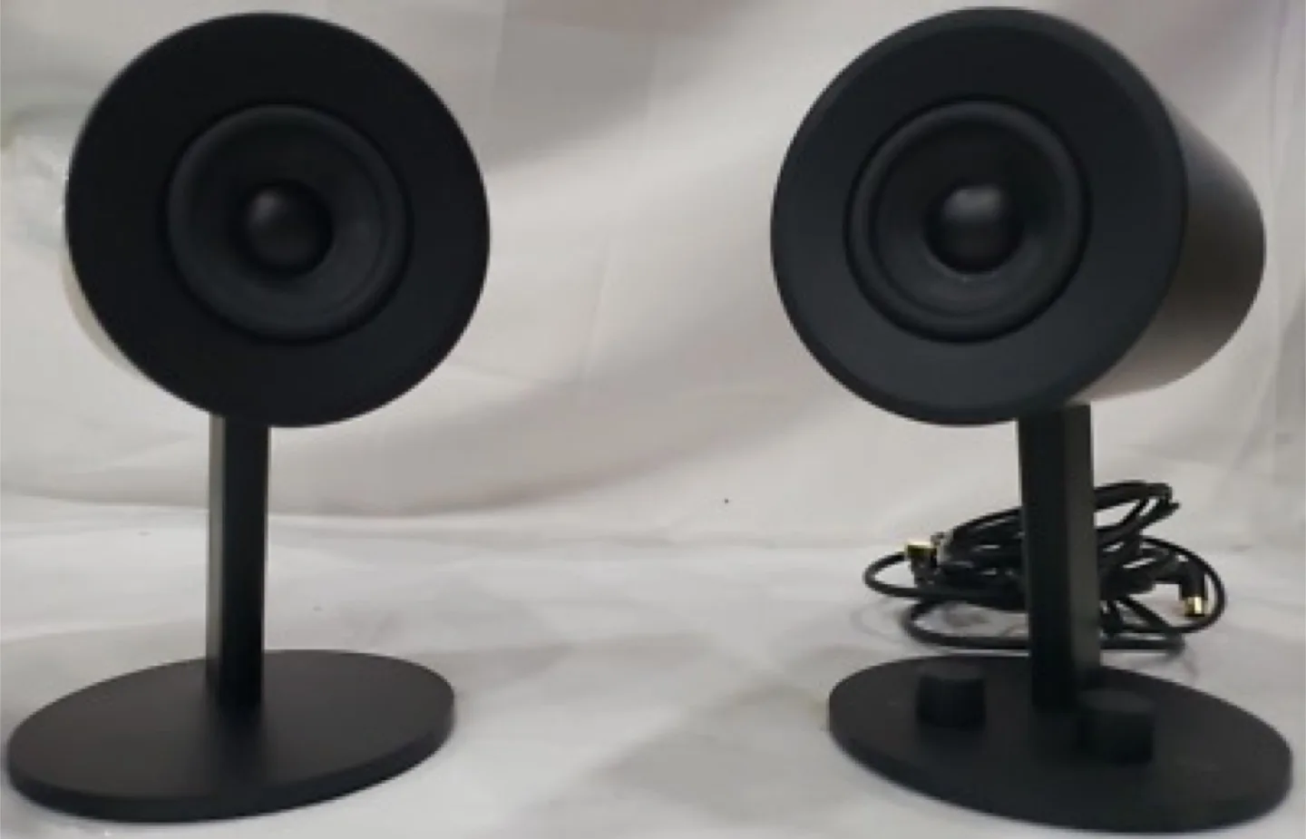Razer Nommo Speakers thumbnail