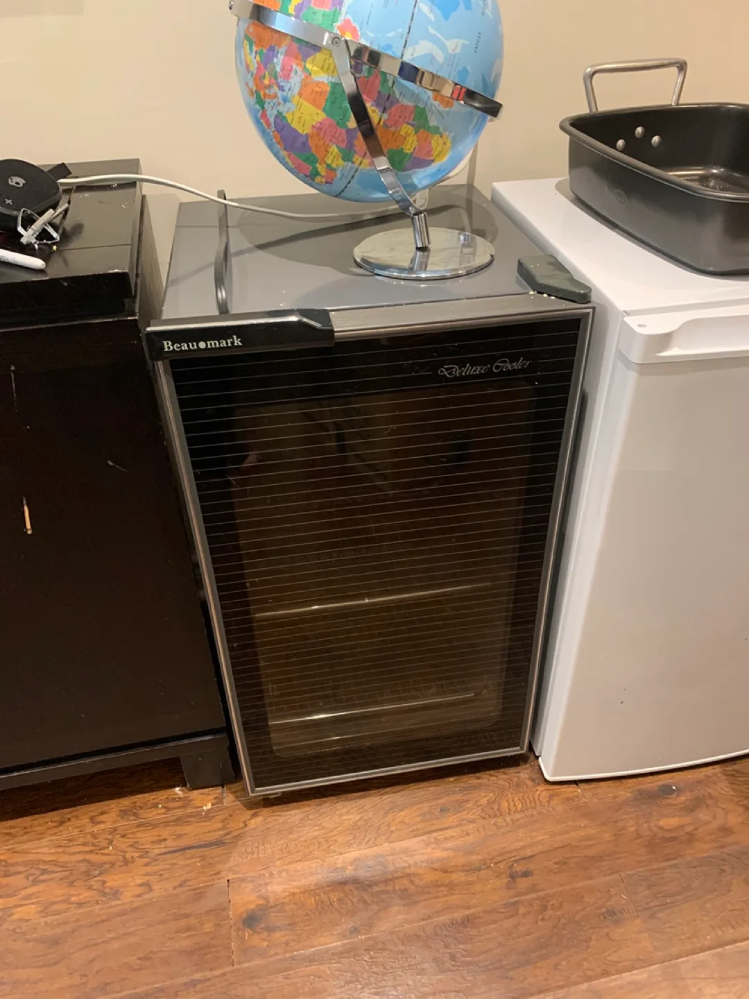BeauMark Deluxe mini fridge thumbnail