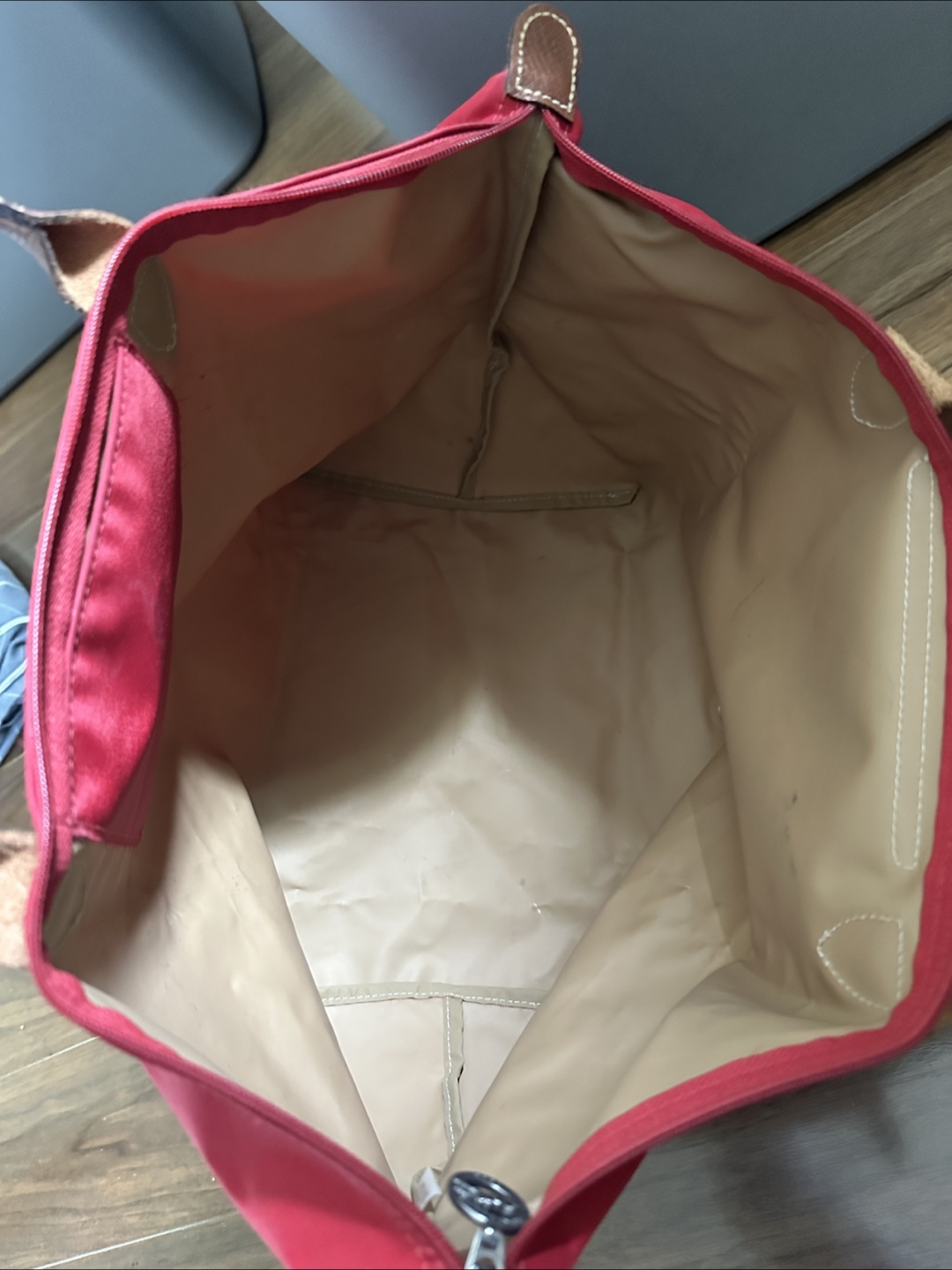Longchamp Le Pliage Red Tote Bag - photo 3
