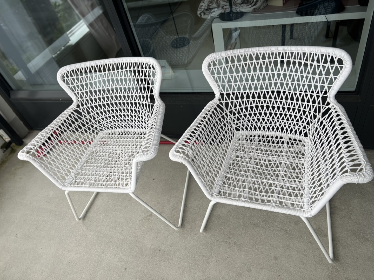 Pair of White IKEA Hogsten Patio Chairs - photo 2