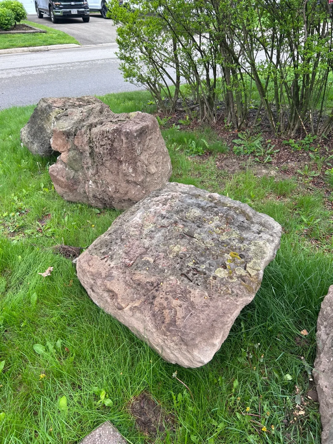 Four Large Landscaping Stones image indicator(3)