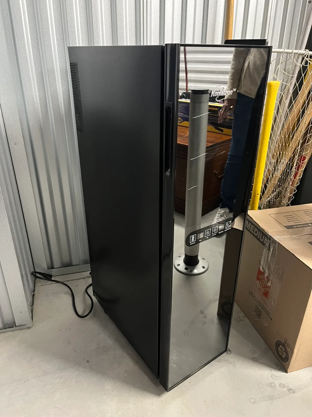 Koolatron 18 Bottle Wine Cooler image indicator(2)